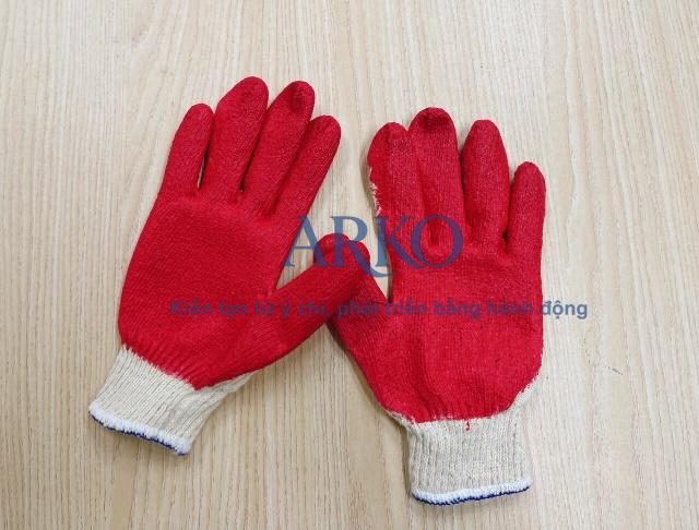 Găng tay thợ điện là gì? Công dụng và cách chọn đúng chuẩn an toàn 2 Găng tay thợ điện là loại găng tay bảo hộ chuyên dụng, được sản xuất từ vật liệu cách điện như cao su tự nhiên