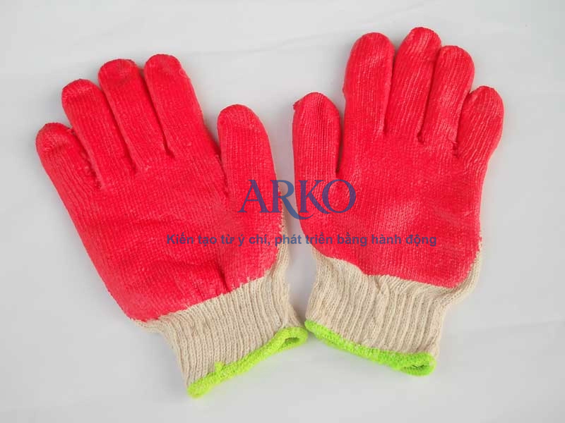 Kinh nghiệm chọn mua găng tay chống trơn trượt phù hợp từng ngành nghề 2 Găng tay chống trơn trượt giúp giảm nguy cơ trượt tay, rơi vỡ dụng cụ