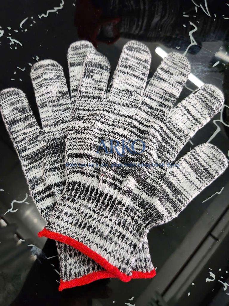 Găng tay sợi 40g dùng cho điện tử có ưu điểm lớn là trọng lượng nhẹ, giúp công nhân đeo liên tục trong nhiều giờ