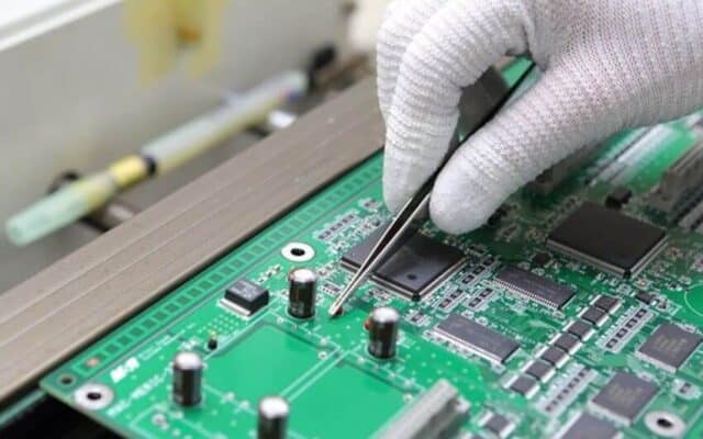 Găng tay sợi 50g Việt Nam – Giải pháp bảo hộ lao động an toàn và tiện lợi 4 Găng tay sợi 50g được ứng dụng linh hoạt trong rất nhiều ngành nghề