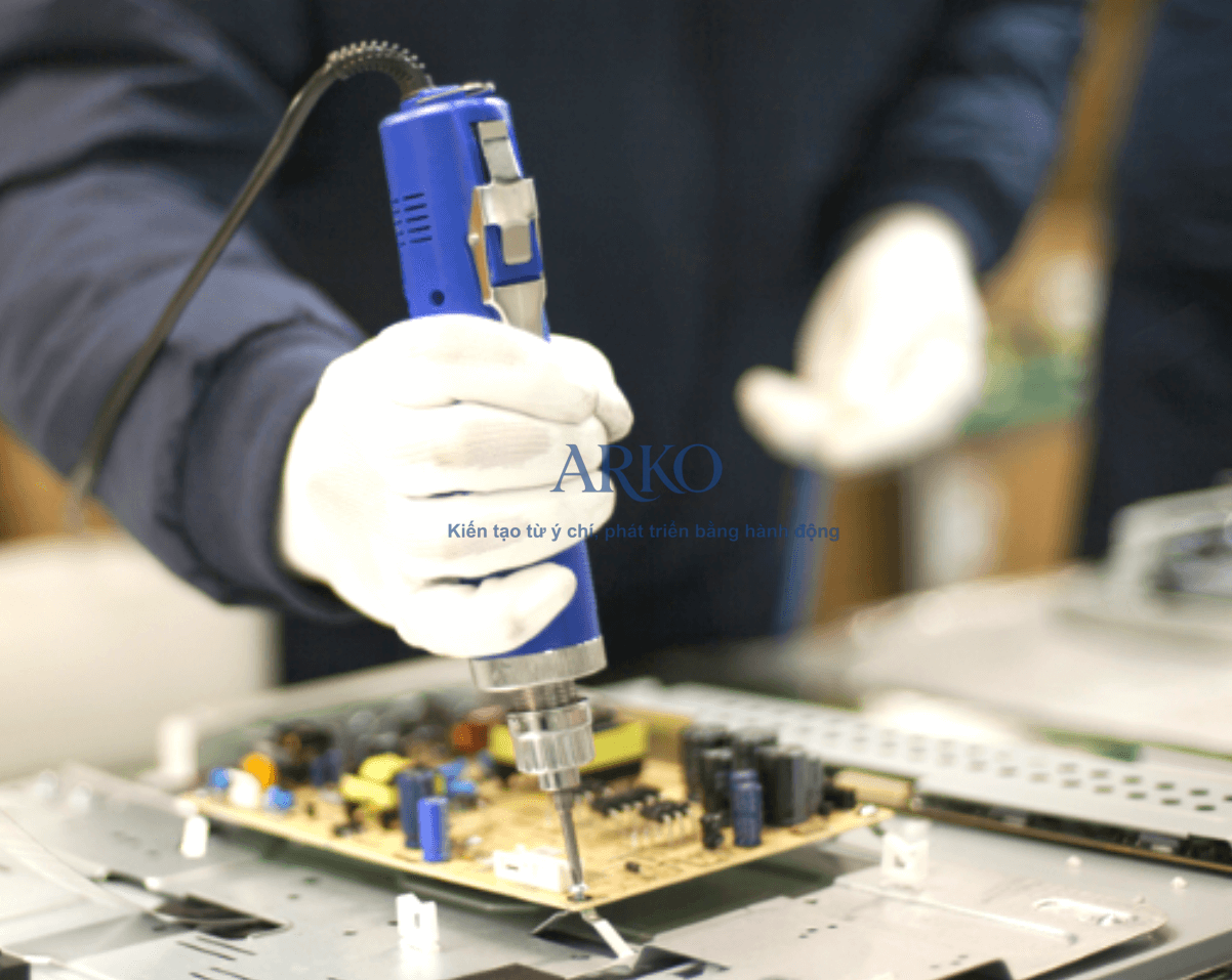 Găng tay sợi 70g phủ hạt nhựa chống trượt: Bền – Bám tốt – Giá rẻ 2 Găng tay sợi 70g phủ hạt nhựa là loại găng được dệt từ sợi poly hoặc cotton, trọng lượng khoảng 70g/đôi.