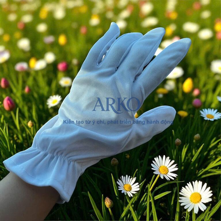 Găng tay sợi 60g dùng làm vườn: Bền – Thoáng – Chống trượt hiệu quả 2 Găng tay sợi 60g là loại găng được dệt từ sợi poly hoặc cotton pha poly, có trọng lượng khoảng 60g/đôi.