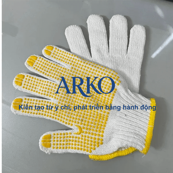 Khi nào nên sử dụng găng tay chấm hạt chống trơn trượt? Giải pháp bảo hộ tối ưu 5 Găng tay chấm hạt chống trơn trượt là lựa chọn phù hợp cho nhiều nhóm đối tượng lao động khác nhau