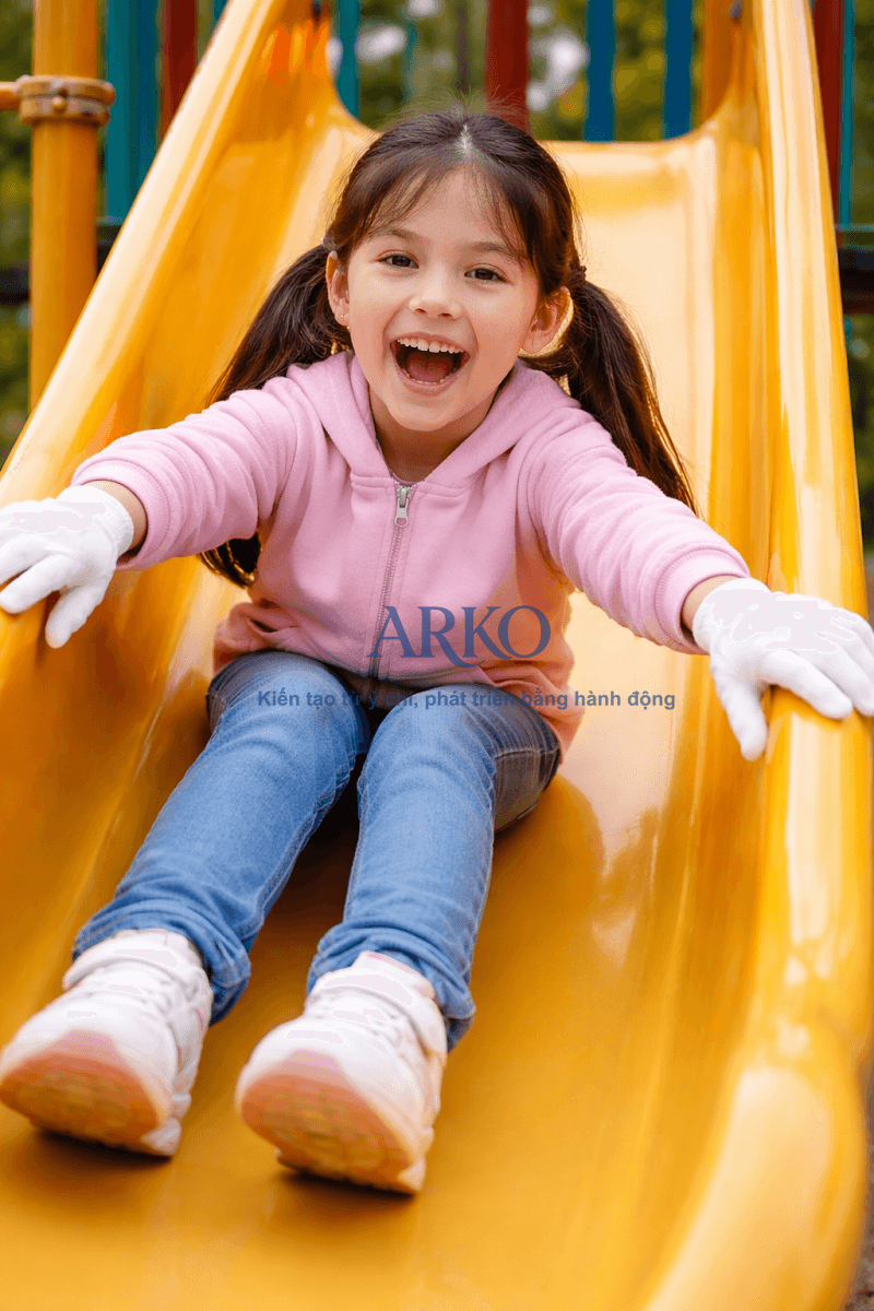 Top găng tay bảo hộ trẻ em chống trơn trượt giúp bé vận động an toàn 4 Găng tay chống trơn đa năng cho hoạt động ngoài trời